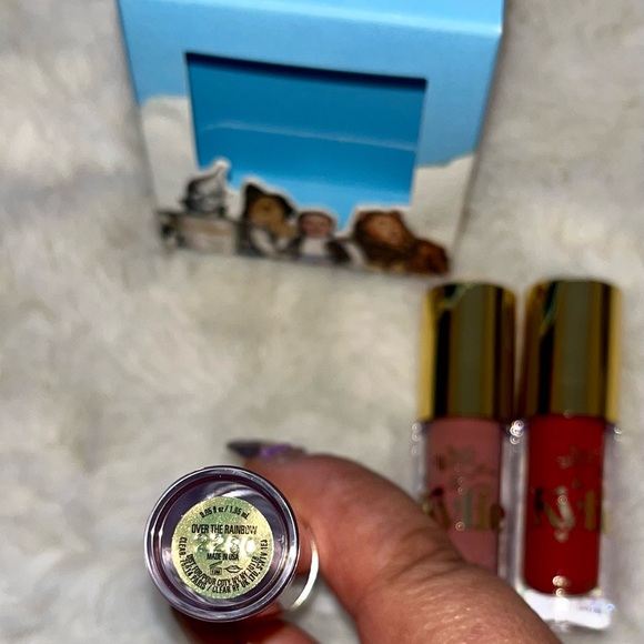 Kylie Cosmetics x The Wizard of Oz Matte Lip Paint Set x3 - Picture 6 of 8
